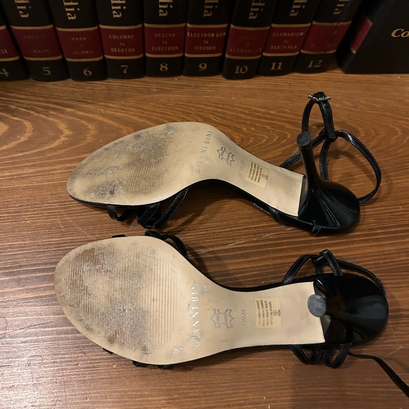 Gianni Bini Black Women's Shoes - Picture 3 of 3